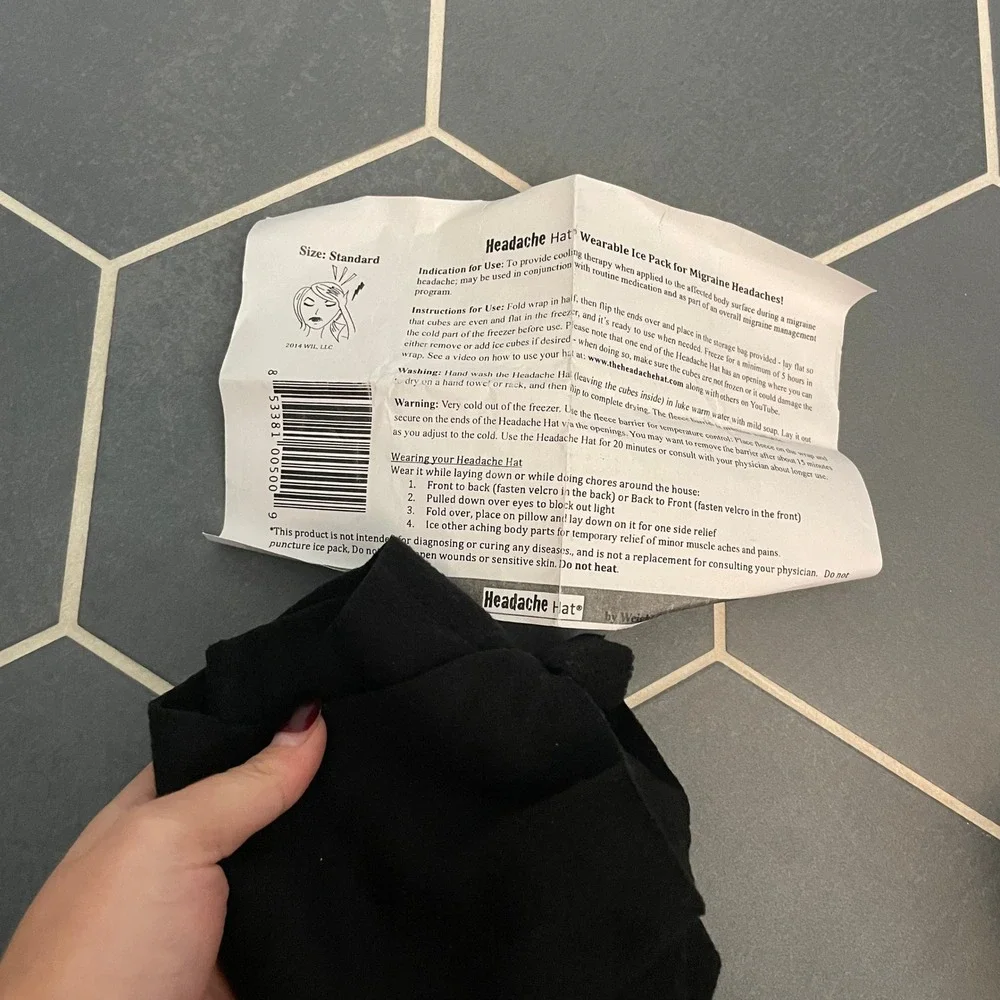 Headache Hat‎ Wearable Ice Pack Migraine Relief Standard Black Polyester Blend